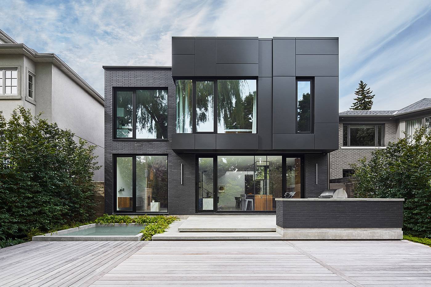 Modular-black-house-with-balcony-49706 Modular-black-house-with-balcony-49706