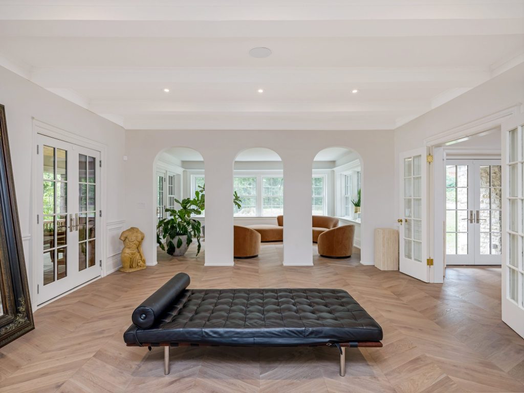 Toronto Custom Living Room Renovation Company - Norseman Construction